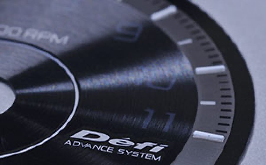 The metallic tone dial plate